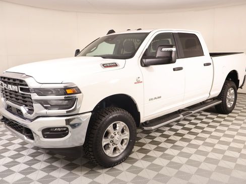 Used 2025 RAM 2500 Big Horn AWD/4WD image 10