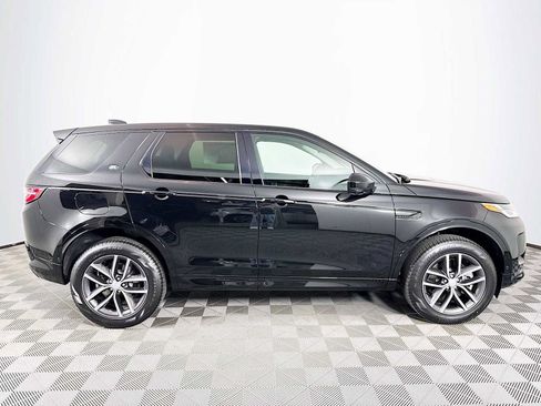 New 2025 Land Rover Discovery Sport S image 4