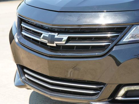 Used 2017 Chevrolet Impala Premier FWD image 27