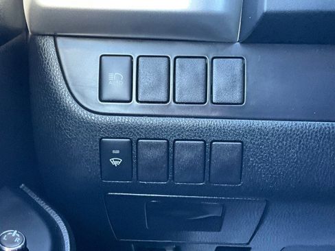 Used 2018 Toyota Highlander LE image 10