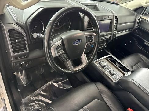 Used 2018 Ford Expedition Platinum image 25