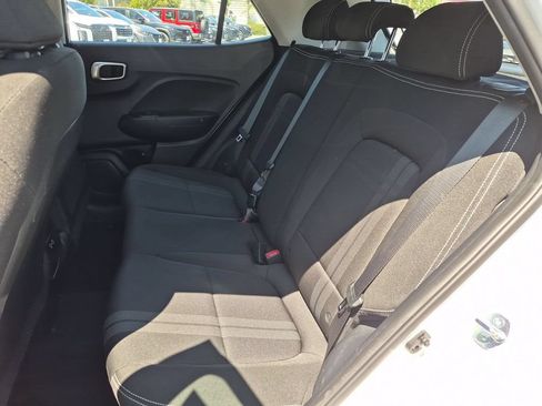 Used 2025 Hyundai Venue SEL FWD image 28