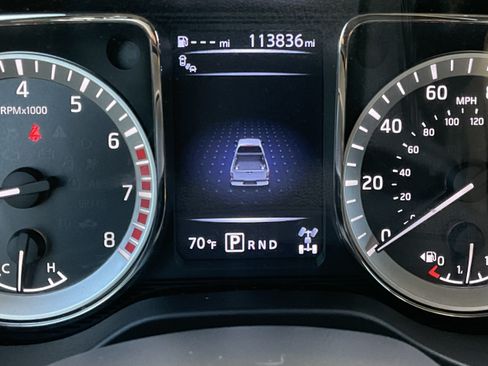 Used 2017 Nissan Titan SL w/ Off-Road Package AWD/4WD image 13