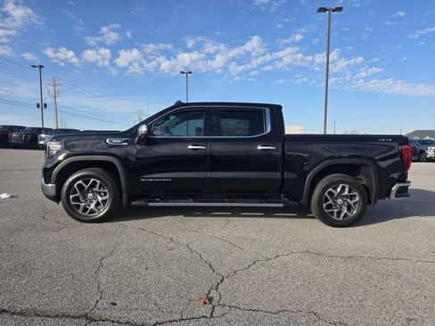 Used 2025 GMC Sierra 1500 SLT w/ SLT Premium Package image 4