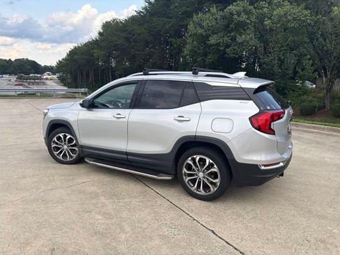 Used 2021 GMC Terrain SLT AWD/4WD image 12