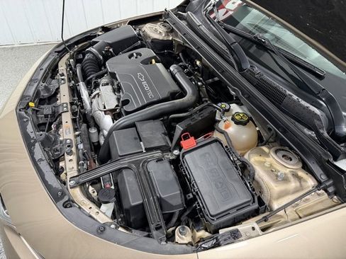 Used 2018 Chevrolet Malibu LT image 24