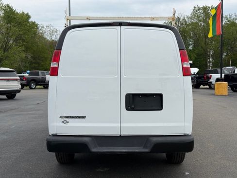 Used 2019 Chevrolet Express 2500 Extended w/ Driver Convenience Package RWD image 7