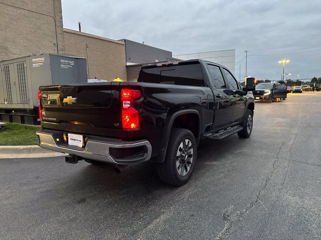 Used 2022 Chevrolet Silverado 3500 LT w/ All Star Edition AWD/4WD image 4