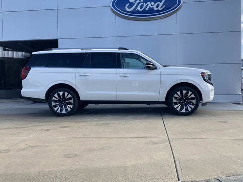 New 2026 Ford Expedition Max Platinum w/ Driver's Package image 3