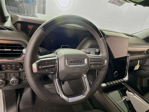 New 2026 GMC Yukon XL Denali w/ Denali Reserve Package AWD/4WD image 5