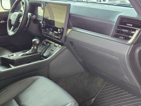 Used 2024 Lexus GX 550 AWD/4WD image 27