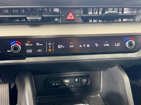 Used 2023 Kia Sportage EX image 17