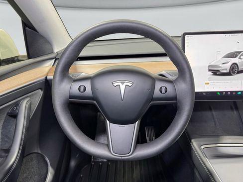 Used 2023 Tesla Model Y Long Range image 8