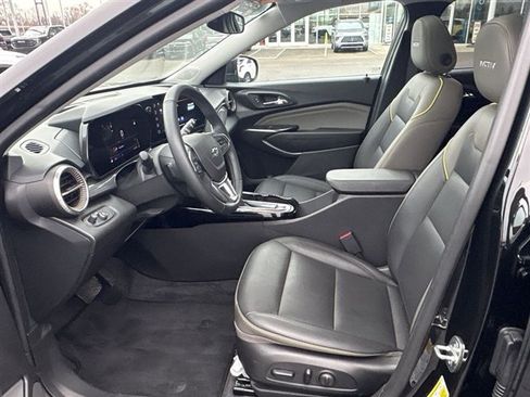 Used 2024 Chevrolet Trax ACTIV w/ Sunroof Package image 18