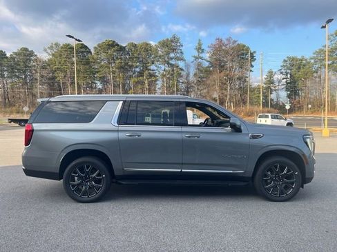 New 2026 GMC Yukon XL Elevation image 3