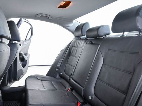 Used 2012 Volkswagen Jetta SE FWD image 17