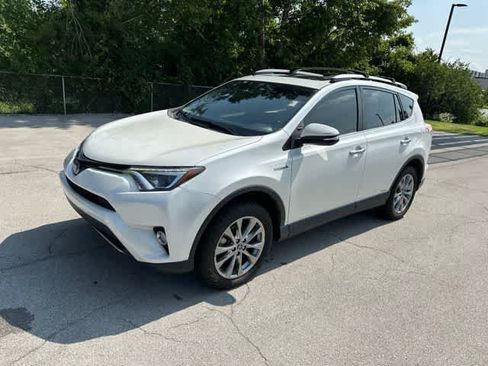 Used 2017 Toyota RAV4 Limited AWD/4WD image 2