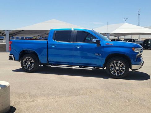 Used 2024 Chevrolet Silverado 1500 LT w/ Z71 Off-Road Package AWD/4WD image 9