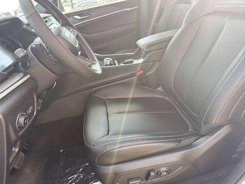 New 2025 Jeep Grand Cherokee L Limited image 8