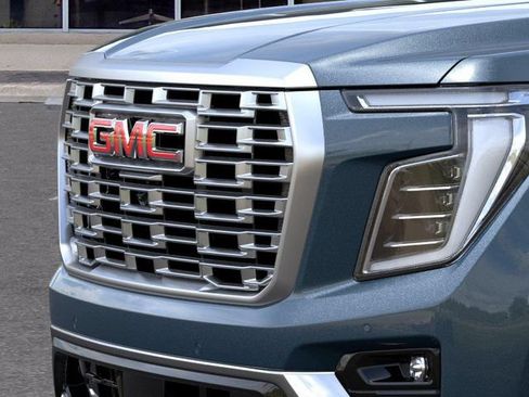 New 2026 GMC Yukon Denali w/ Denali Reserve Package AWD/4WD image 13