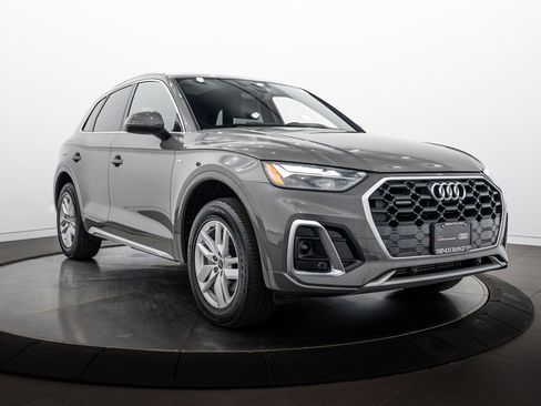 Certified 2023 Audi Q5 2.0T Premium w/ Convenience Package AWD/4WD image 1