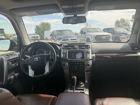 Used 2018 Toyota 4Runner Limited AWD/4WD image 23