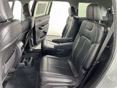 Used 2023 Jeep Grand Cherokee L Limited AWD/4WD image 43