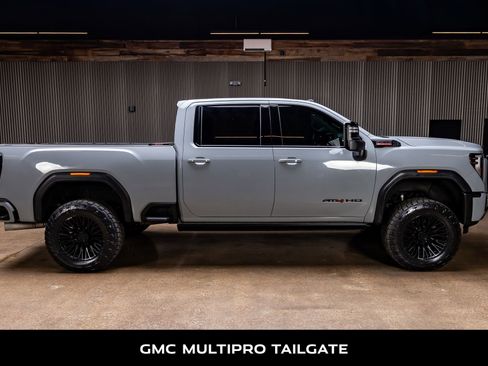 Used 2024 GMC Sierra 2500 AT4 w/ AT4 Premium Plus Package image 9