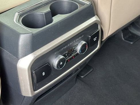 Used 2024 Ford Expedition Limited image 14