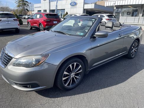 Used 2011 Chrysler 200 S image 2