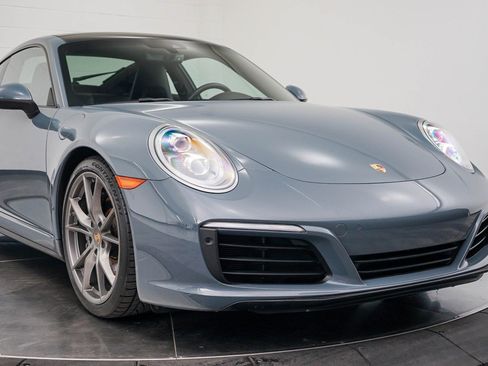 Used 2018 Porsche 911 Carrera 4 image 14