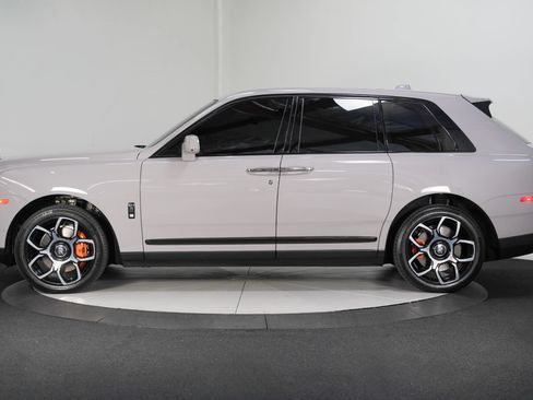 Used 2022 Rolls-Royce Cullinan Black Badge AWD/4WD image 6