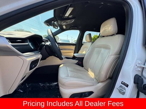 Used 2023 Jeep Grand Cherokee Limited w/ Trailer Tow Prep Group (B) AWD/4WD image 17