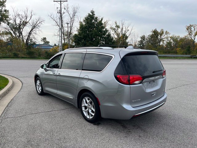 Used 2019 Chrysler Pacifica Limited FWD image 3