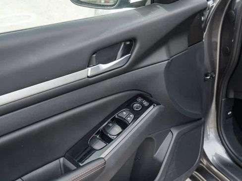 Used 2025 Nissan Altima 2.5 SR AWD/4WD image 30