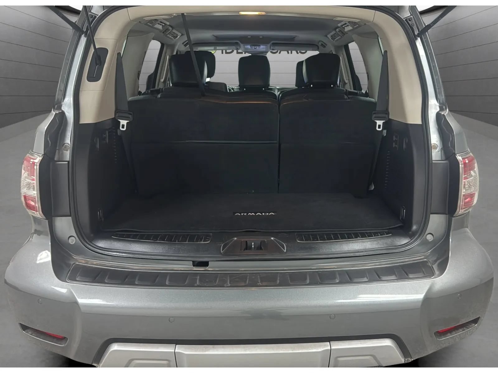 Used 2018 Nissan Armada Platinum RWD image 19