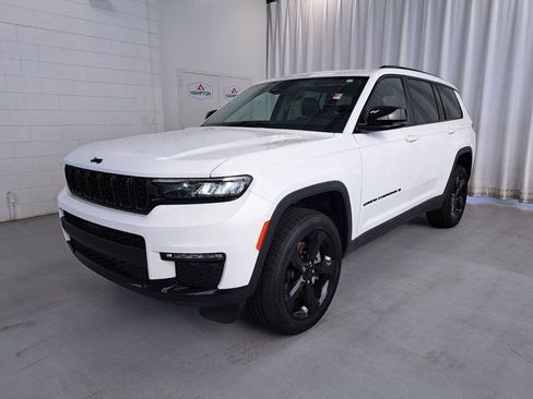 Used 2023 Jeep Grand Cherokee L Limited w/ Black Appearance Package RWD image 2
