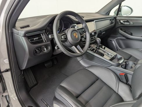 New 2026 Porsche Macan GTS image 4