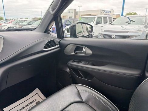 Used 2023 Chrysler Pacifica Limited w/ Uconnect Theater Family Group AWD/4WD image 25
