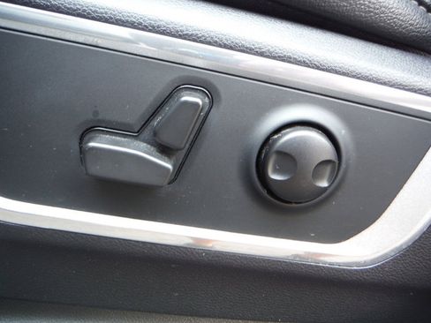 Used 2022 RAM 1500 Laramie AWD/4WD image 31