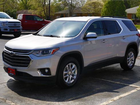 Used 2019 Chevrolet Traverse LT FWD image 3