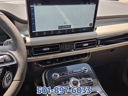 Certified 2023 Lincoln Nautilus FWD w/ Premium Package image 17