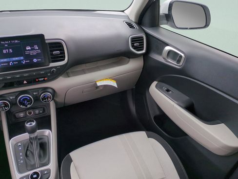 New 2026 Hyundai Venue SEL FWD image 16