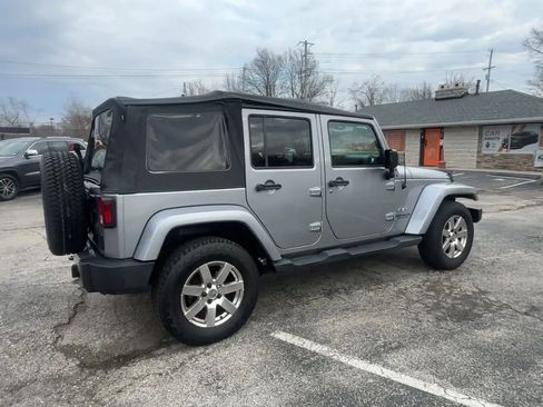 Used 2017 Jeep Wrangler Unlimited Sahara w/ Connectivity Group image 8