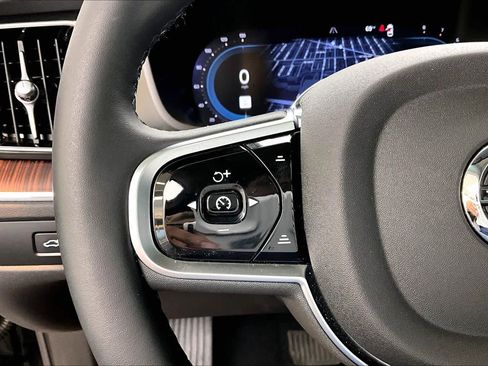 Used 2024 Volvo XC60 B5 Plus w/ Protection Package Premier image 23