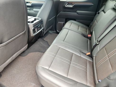 Used 2026 Chevrolet Silverado 1500 High Country w/ Midnight Edition AWD/4WD image 32