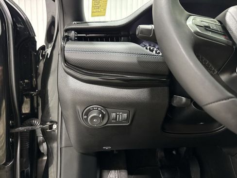 Used 2025 Jeep Compass Latitude w/ Altitude Special Edition image 18