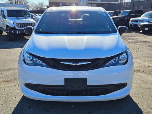 New 2026 Chrysler Voyager LX image 8