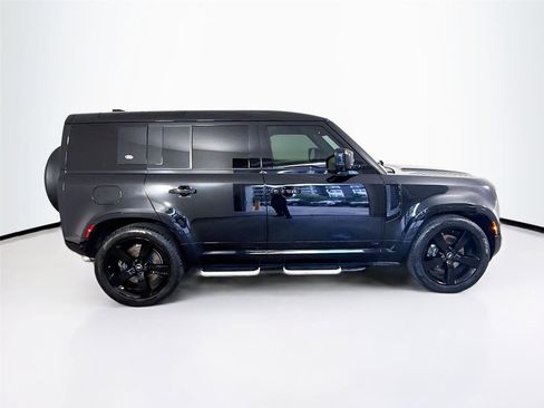 Used 2023 Land Rover Defender 110 V8 AWD/4WD image 28