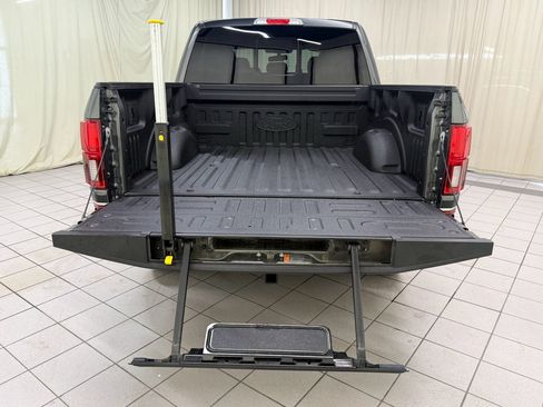 Used 2019 Ford F150 Lariat w/ Equipment Group 502A Luxury AWD/4WD image 17